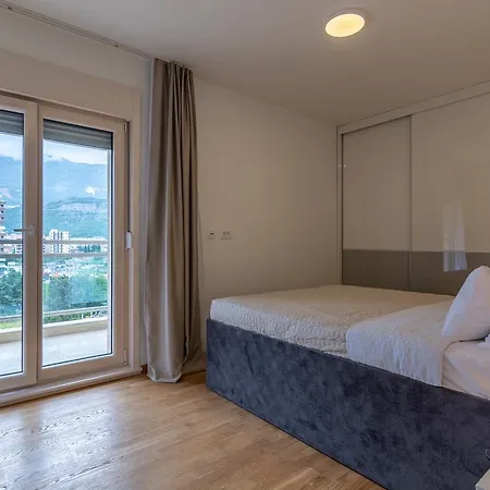 Luxury Seaside Apart Otel Budva
