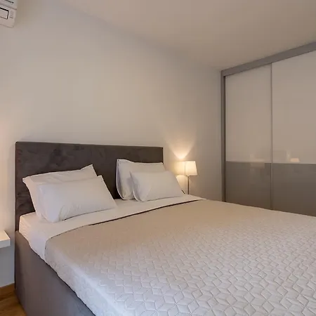 Luxury Seaside Aparthotel Budva